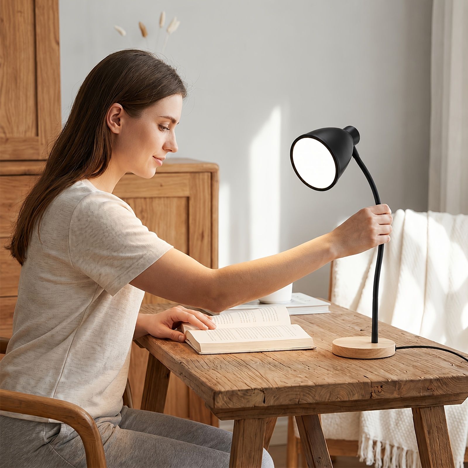 Lampa biurkowa o wysokim współ – Book Light Flexible recenzja i cena